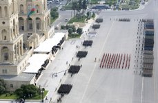 Azərbaycan Silahlı Qüvvələrinin yaradılmasının 95 illiyi münasibətilə Bakıda hərbi parad başa çatıb (ƏLAVƏ OLUNUB) (VİDEO) (FOTO)