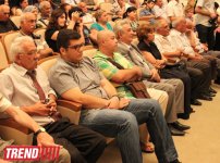 Səyavuş Aslanın səhnədə son "rolu" (ƏLAVƏ OLUNUB 3) (FOTO 2)