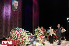 Səyavuş Aslanın səhnədə son "rolu" (ƏLAVƏ OLUNUB 3) (FOTO 2)