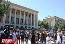 Səyavuş Aslanın səhnədə son "rolu" (ƏLAVƏ OLUNUB 3) (FOTO 2)