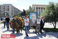 Səyavuş Aslanın səhnədə son "rolu" (ƏLAVƏ OLUNUB 3) (FOTO 2)