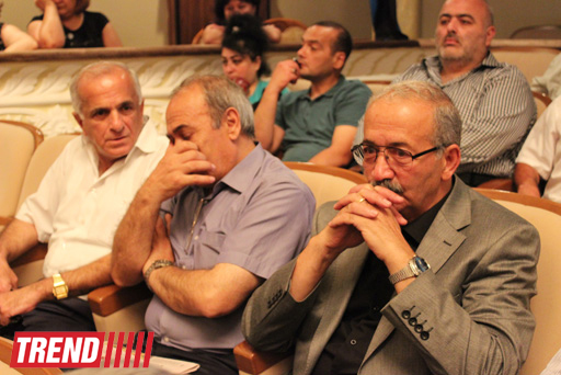 Səyavuş Aslanın səhnədə son "rolu" (ƏLAVƏ OLUNUB 3) (FOTO 2)