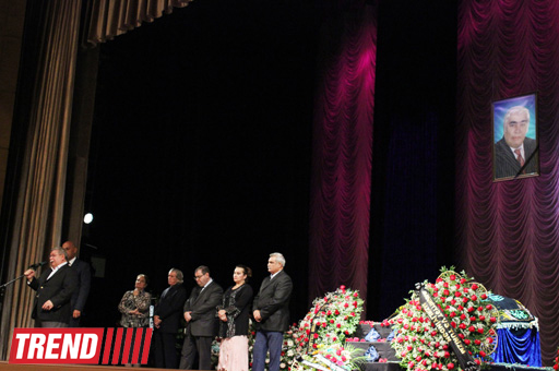 Səyavuş Aslanın səhnədə son "rolu" (ƏLAVƏ OLUNUB 3) (FOTO 2)