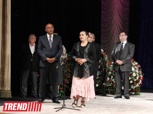 Səyavuş Aslanın səhnədə son "rolu" (ƏLAVƏ OLUNUB 3) (FOTO 2)