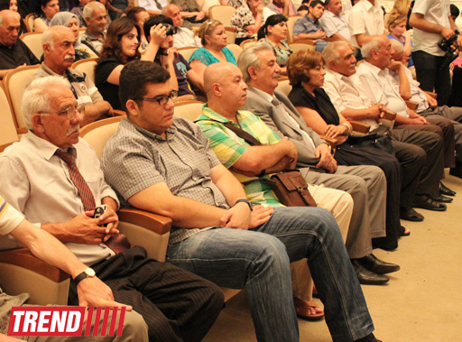 Səyavuş Aslanın səhnədə son "rolu" (ƏLAVƏ OLUNUB 3) (FOTO 2)