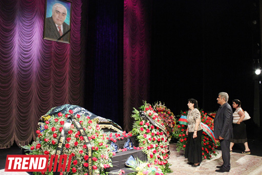 Səyavuş Aslanın səhnədə son "rolu" (ƏLAVƏ OLUNUB 3) (FOTO 2)