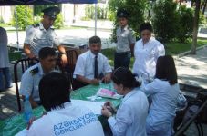 Gənclər Fondunun təşkilatçılığı ilə keçirilən qanvermə aksiyasına əsgərlər də qoşuldu (FOTO)