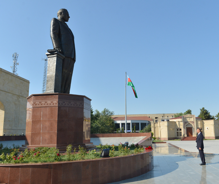 Prezident İlham Əliyev Şirvan şəhərində səfərdədir (FOTO)