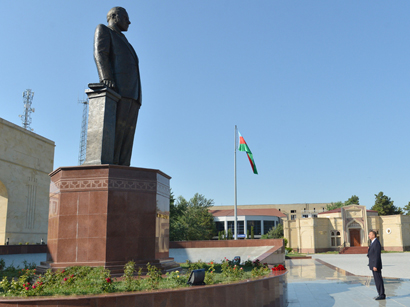 Prezident İlham Əliyev Şirvan şəhərində səfərdədir (FOTO)