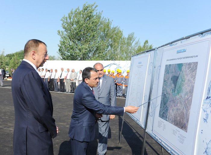 İlham Əliyev Şirvan şəhərinə içməli suyun verilməsi mərasimində iştirak edib (FOTO)