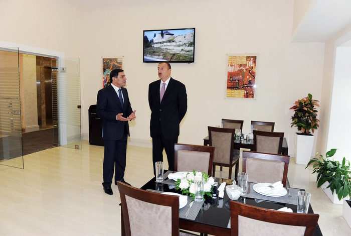 Prezident İlham Əliyev Binəqədi Rayon İcra Hakimiyyətinin inzibati binasının açılışında iştirak edib (FOTO)