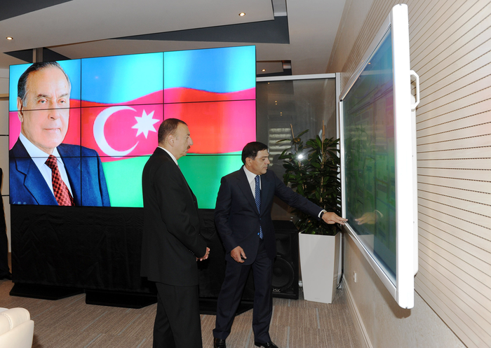 Prezident İlham Əliyev Binəqədi Rayon İcra Hakimiyyətinin inzibati binasının açılışında iştirak edib (FOTO)