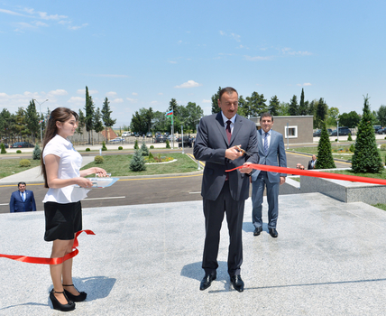 Prezident İlham Əliyev: Azərbaycan elə bil ki, bir inkişaf, sabitlik, həmrəylik adasıdır (FOTO)