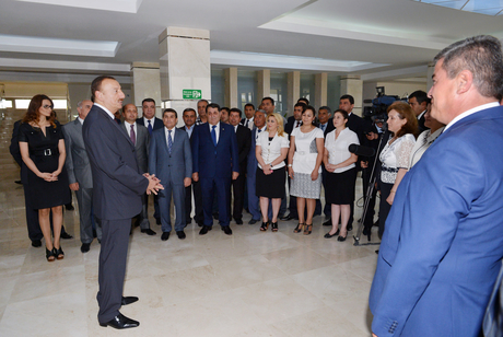 Prezident İlham Əliyev: Azərbaycan elə bil ki, bir inkişaf, sabitlik, həmrəylik adasıdır (FOTO)