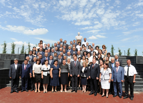Prezident İlham Əliyev: Son 10 il ərzində 1 milyon 100 mindən artıq iş yeri açılıb (FOTO)