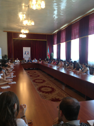 Gənclər Fondu qrant müsabiqəsi ilə əlaqədar regionlarda təqdimatlar keçirir (FOTO)