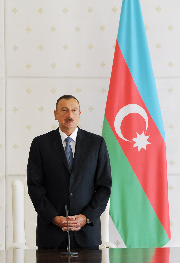 İlham Əliyevin sədrliyi ilə Nazirlər Kabinetinin 2013-cü ilin I yarısının yekunlarına həsr olunmuş iclası keçirilib (FOTO)