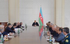 İlham Əliyevin sədrliyi ilə Nazirlər Kabinetinin 2013-cü ilin I yarısının yekunlarına həsr olunmuş iclası keçirilib (FOTO)