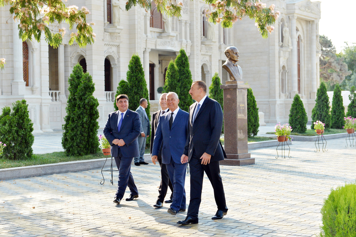 İlham Əliyev Xaçmazda Tarix-Diyarşünaslıq Muzeyinin açılışında iştirak edib (FOTO)