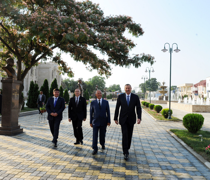 İlham Əliyev Xaçmazda Tarix-Diyarşünaslıq Muzeyinin açılışında iştirak edib (FOTO)