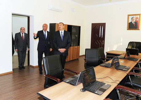 İlham Əliyev Siyəzən Rayon İcra Hakimiyyətinin yeni inzibati binasının açılışında iştirak edib (FOTO)