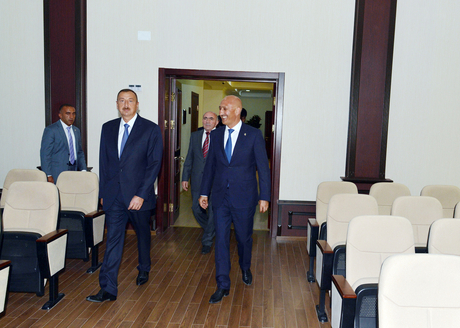 İlham Əliyev Siyəzən Rayon İcra Hakimiyyətinin yeni inzibati binasının açılışında iştirak edib (FOTO)