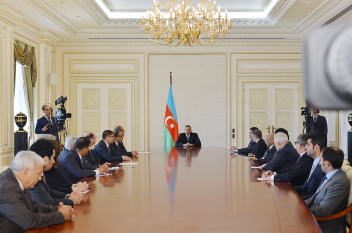 Prezident İlham Əliyev: Azərbaycan İslam həmrəyliyinin gücləndirilməsi işinə öz töhfəsini verir (FOTO)