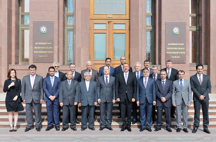 Prezident İlham Əliyev: Azərbaycan İslam həmrəyliyinin gücləndirilməsi işinə öz töhfəsini verir (FOTO)