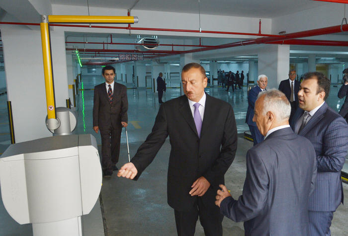 Prezident İlham Əliyev Bakıda yeraltı avtomobil dayanacağının açılışında iştirak edib (FOTO)