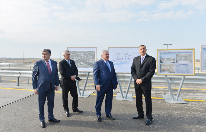 İlham Əliyev Zığ dairəsi - Heydər Əliyev Beynəlxalq Aeroportu avtomagistralının 13-cü km-liyindən Qala qəsəbəsinə gedən yolun açılışında iştirak edib (FOTO)