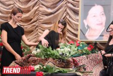 Şəfiqə Axundova son mənzilə alqışlarla yola salındı (FOTO)