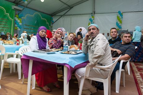Moskvada Heydər Əliyev Fondunun vitse-prezidenti Leyla Əliyevanın adından iftar süfrəsi açılıb (FOTO)