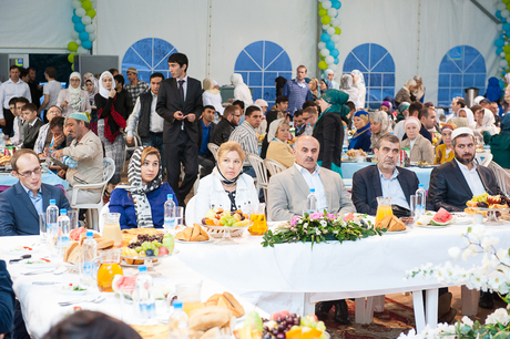 Moskvada Heydər Əliyev Fondunun vitse-prezidenti Leyla Əliyevanın adından iftar süfrəsi açılıb (FOTO)
