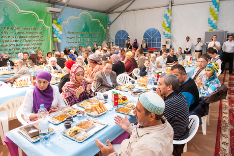 Moskvada Heydər Əliyev Fondunun vitse-prezidenti Leyla Əliyevanın adından iftar süfrəsi açılıb (FOTO)