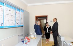 İlham Əliyev 31 nömrəli orta ümumtəhsil məktəbində aparılan əsaslı təmir və yenidənqurma işləri ilə tanış olub (FOTO)