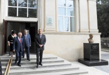 İlham Əliyev 31 nömrəli orta ümumtəhsil məktəbində aparılan əsaslı təmir və yenidənqurma işləri ilə tanış olub (FOTO)