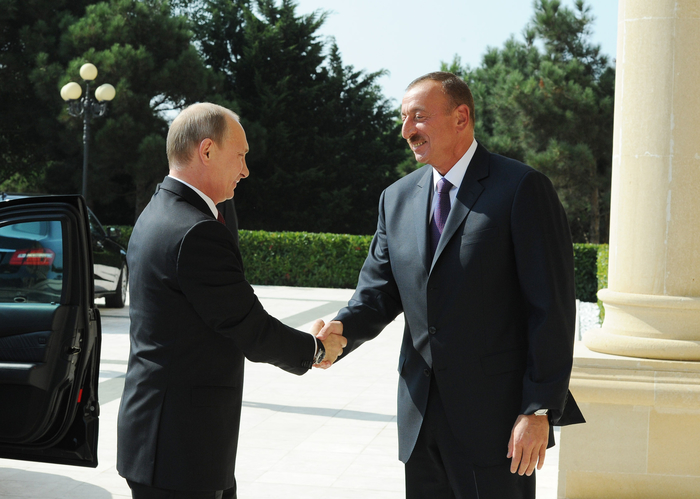 Prezident İlham Əliyevin Vladimir Putinlə təkbətək görüşü olub (FOTO)