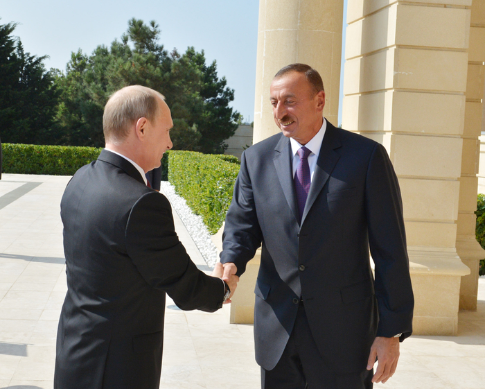 Prezident İlham Əliyevin Vladimir Putinlə təkbətək görüşü olub (FOTO)