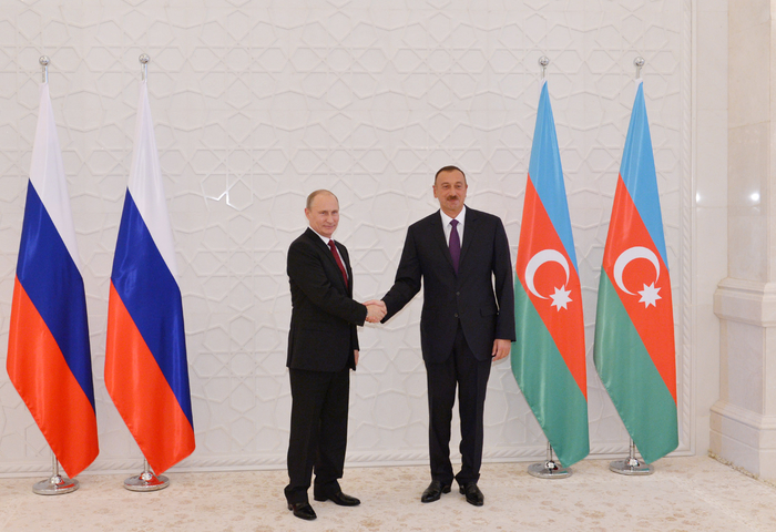 Prezident İlham Əliyevin Vladimir Putinlə təkbətək görüşü olub (FOTO)