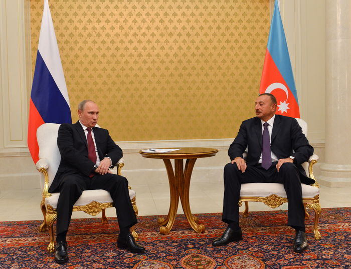 Prezident İlham Əliyevin Vladimir Putinlə təkbətək görüşü olub (FOTO)