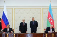 Azərbaycanla Rusiya arasında beş sənəd imzalanıb (FOTO)