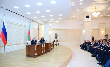 Prezident İlham Əliyev: Rusiya ATƏT-in Minsk qrupunun həmsədri kimi Dağlıq Qarabağ münaqişəsinin tənzimlənməsində mühüm rol oynayır (FOTO)