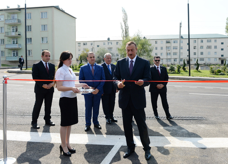İlham Əliyev İsmayıllıda avtovağzalın açılışında iştirak edib (FOTO)