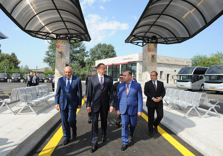 İlham Əliyev İsmayıllıda avtovağzalın açılışında iştirak edib (FOTO)