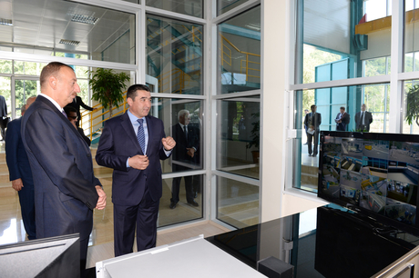 İlham Əliyev İsmayıllıda Su Elektrik Stansiyasının açılışında iştirak edib (FOTO)