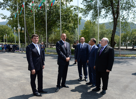 Prezident Qəbələdə Heydər Əliyev Konqres Mərkəzinin açılışında iştirak edib (FOTO)