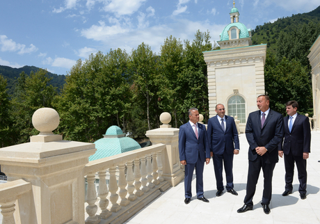 Prezident Qəbələdə Heydər Əliyev Konqres Mərkəzinin açılışında iştirak edib (FOTO)