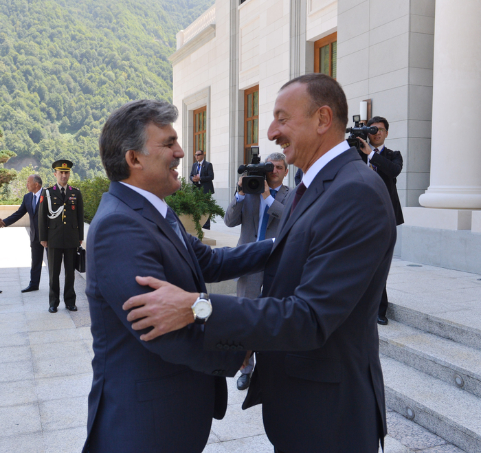 İlham Əliyev Qəbələdə türkiyəli və qırğızıstanlı həmkarları ilə görüşüb (FOTO)