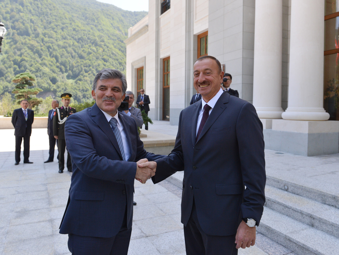 İlham Əliyev Qəbələdə türkiyəli və qırğızıstanlı həmkarları ilə görüşüb (FOTO)