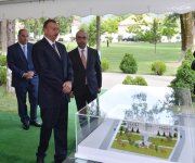 Prezident Oğuzda inşa edilən Heydər Əliyev Mərkəzində tikinti işlərinin gedişi ilə tanış olub (FOTO)